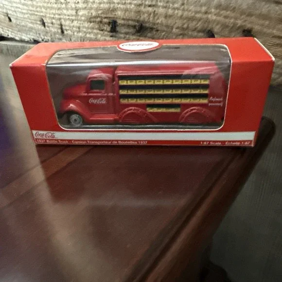 Coca-Cola 1937 Bottle Truck Diecast 1:87 Scale - Picture 1 of 10